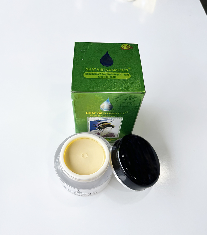 Kem mụn thâm mờ sẹo