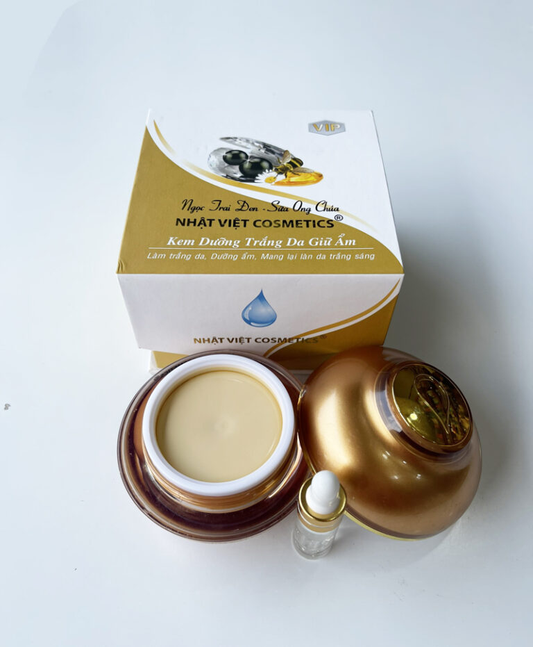 nhat-viet-ngoc-trai-den-sua-ong-chua-duong-trang-da-giu-am-cao-cap-shopnknk-1