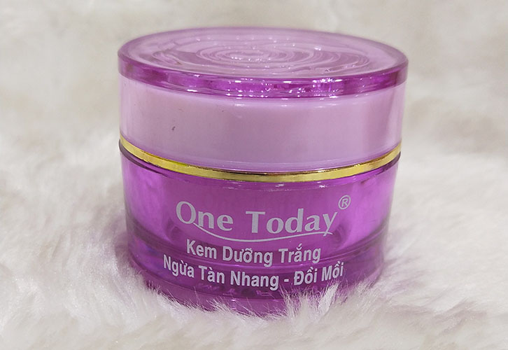 One Today Kem dưỡng trắng ngừa tàn nhang đồi mồi One Today Kem dưỡng trắng ngừa tàn nhang đồi mồi