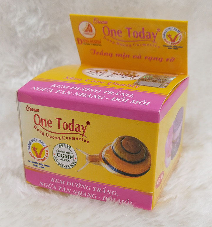 One Today Kem dưỡng trắng ngừa tàn nhang đồi mồi One Today Kem dưỡng trắng ngừa tàn nhang đồi mồi